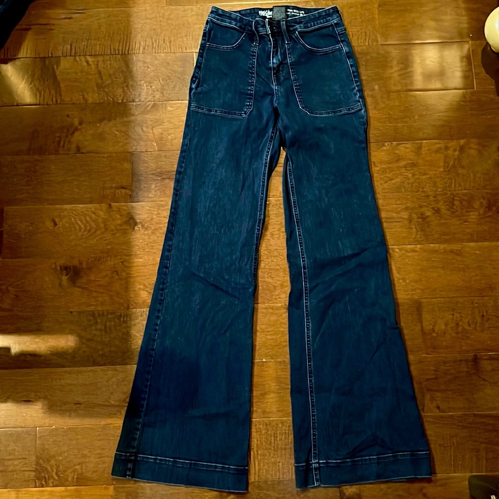 Mossimo high rise flare leg jeans - size 27 long